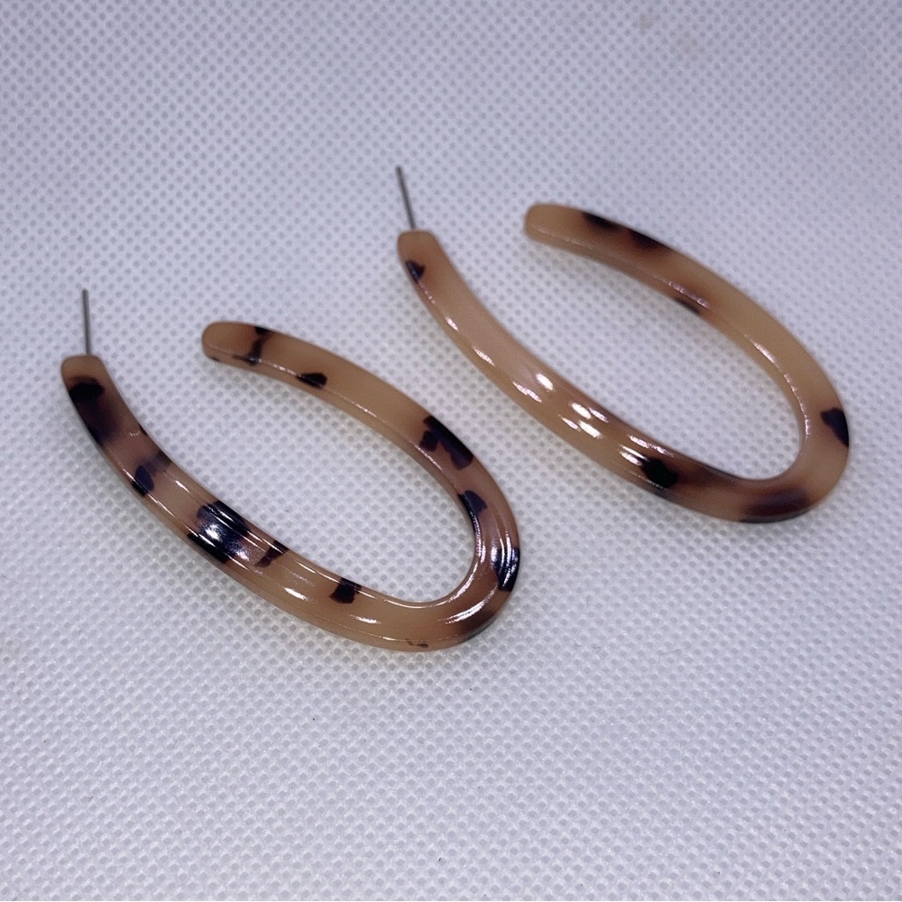 Retro Tortoise Shell Hoop earrings @2.5 inch length
